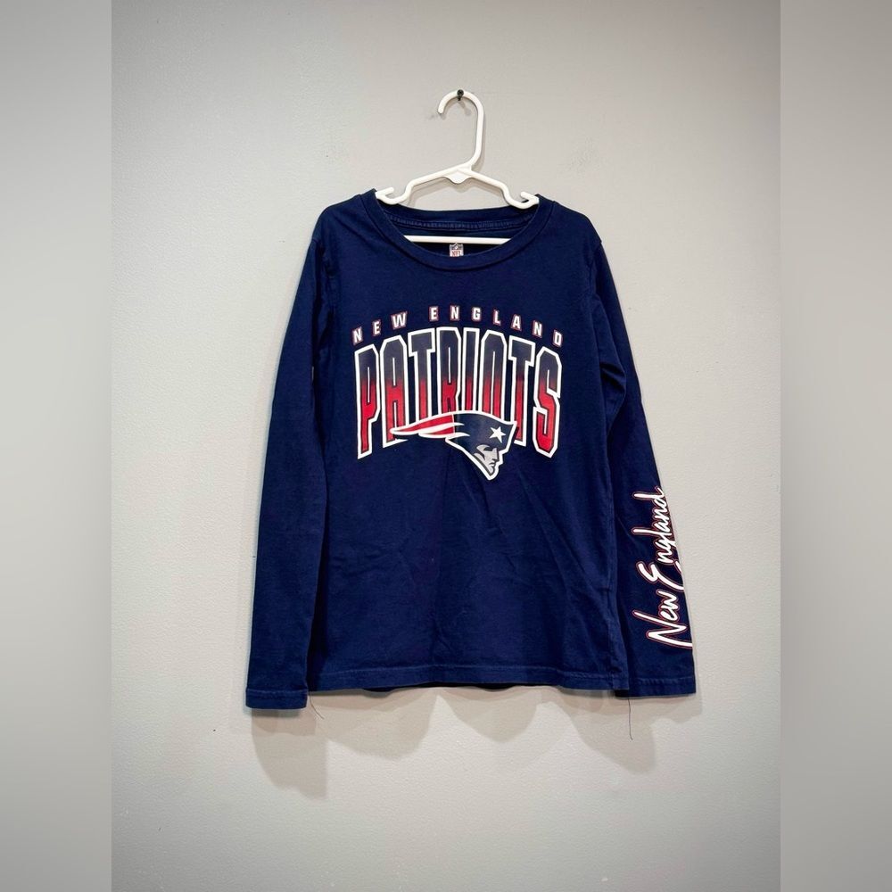 SALE! Boys’ Navy Authentic NFL Patriots L/S Shirt Size 8 EUC